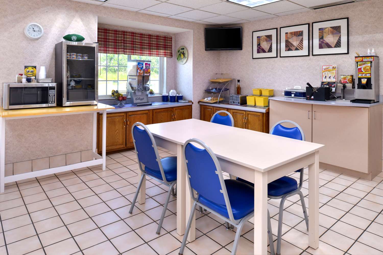 Americas Best Value Inn and Suites Maryville 26/39