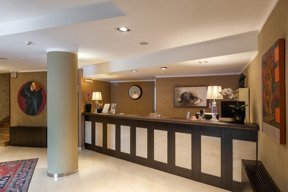 Hotel Viva 5/82