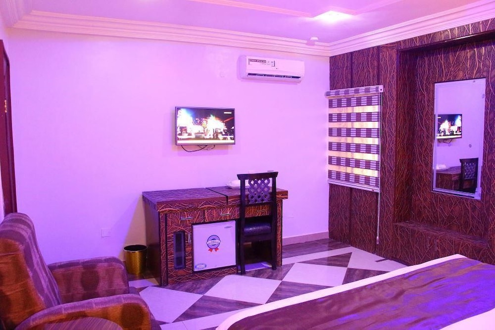 E-Suite Hotel 5/37