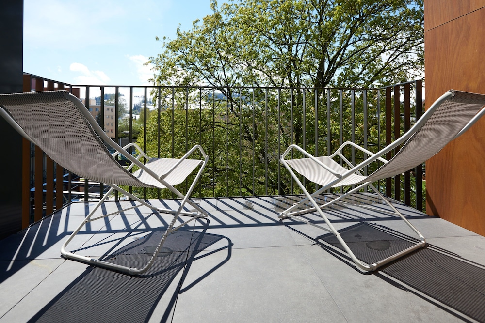 NEWSTAR SWISS QUALITY HOTEL 27/31