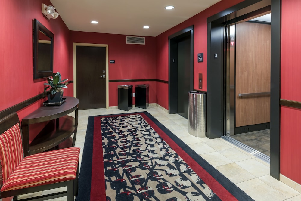 Hampton Inn and Suites Salt Lake City / Univ Foothill Dr UT 32/69