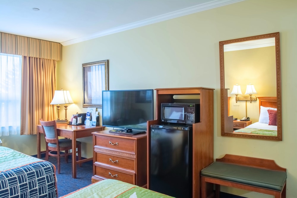 Anchorage Inn & Suites - Portsmouth 41/57