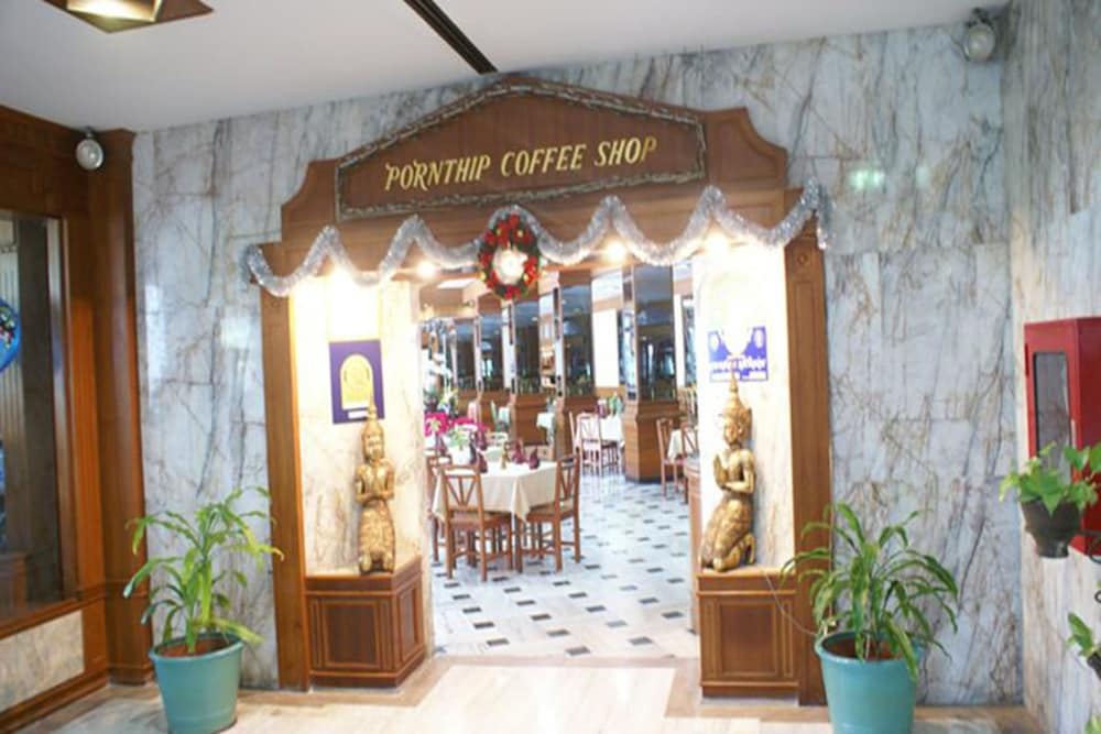 Royal Palace Hotel 12/66