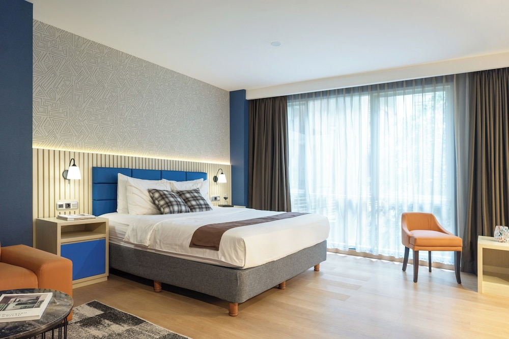 Avissa Suites 27/72