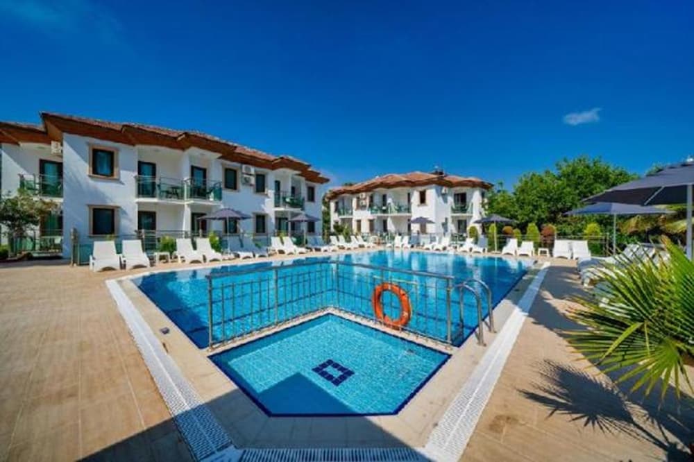 Qualia Park Hotel 46/50