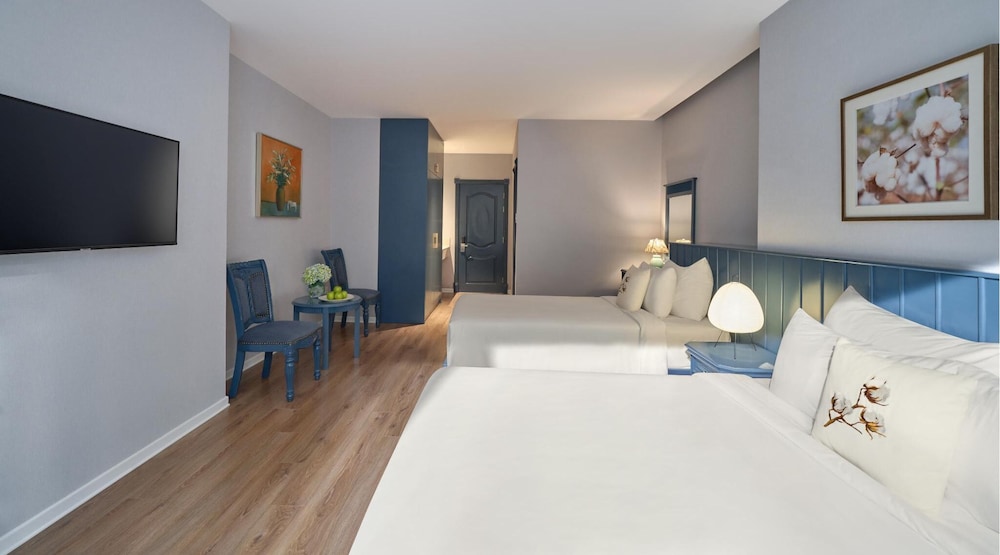 Silverland May Hotel 11/46