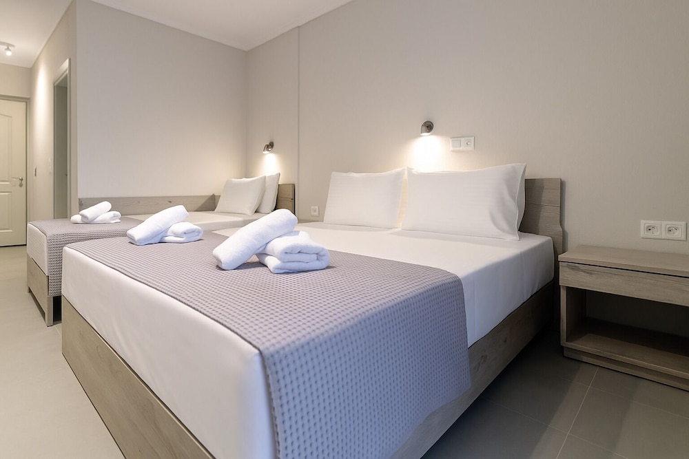 Iris Hotel 71/107