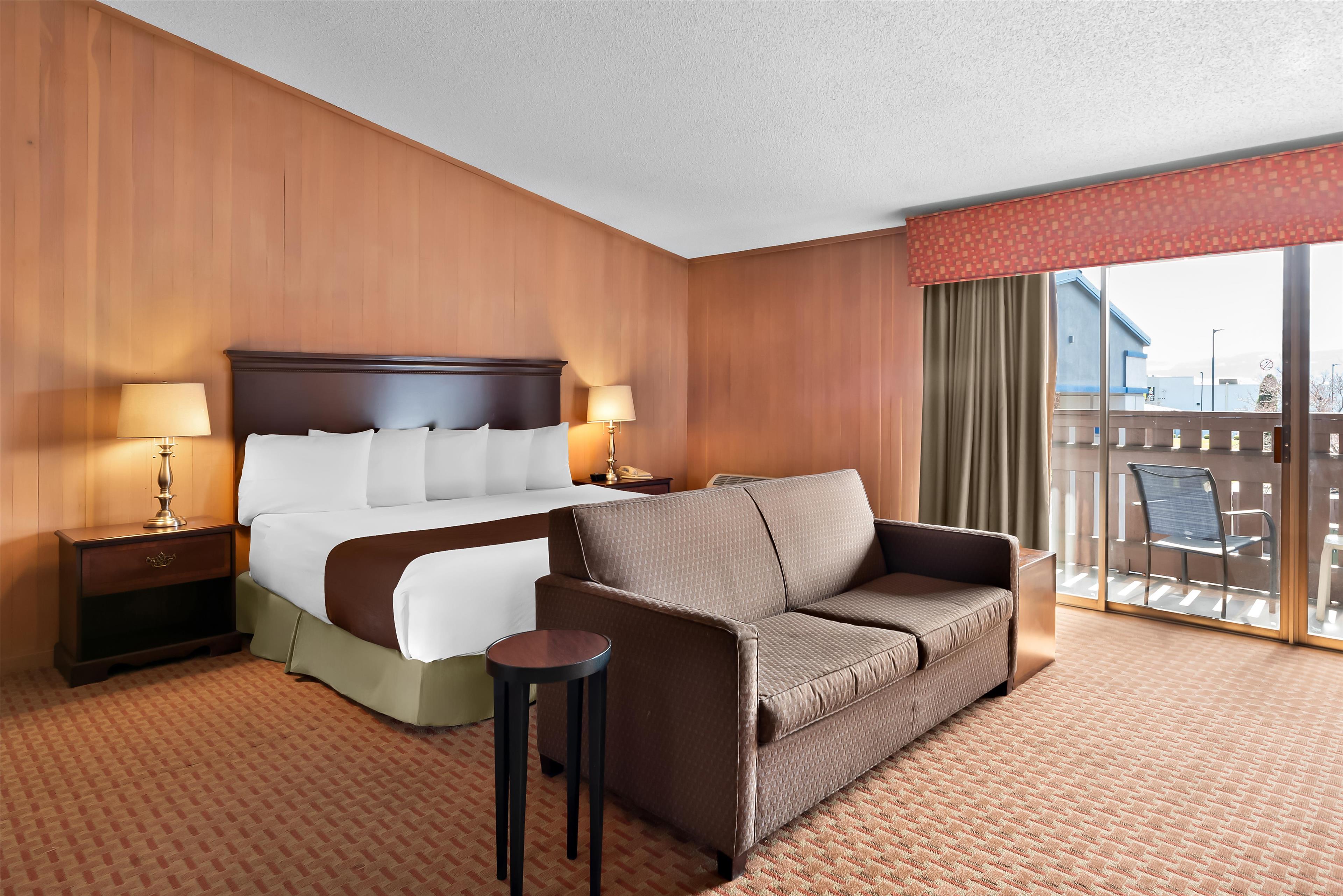 Room, King Bed, 2 Bathrooms, Sofa, Balcony, Large
