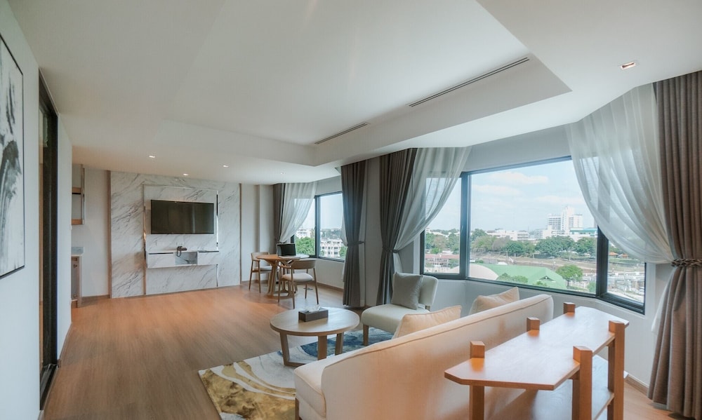 Grand Riverside Hotel Phitsanulok 25/65