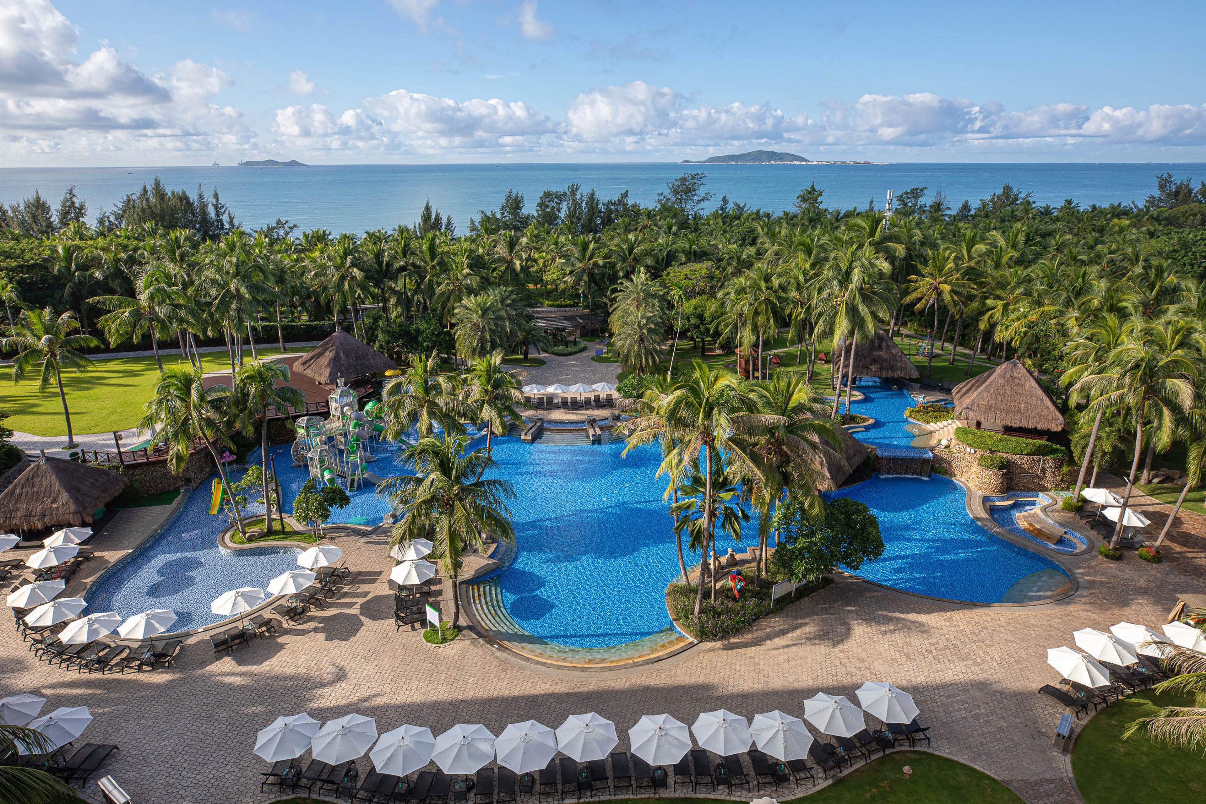 HOLIDAY INN RESORT SANYA BAY 43/50