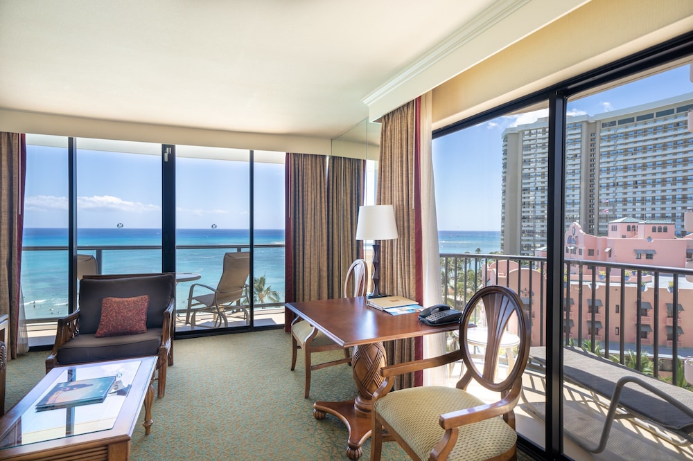 OUTRIGGER Waikiki Beach Resort 65/88