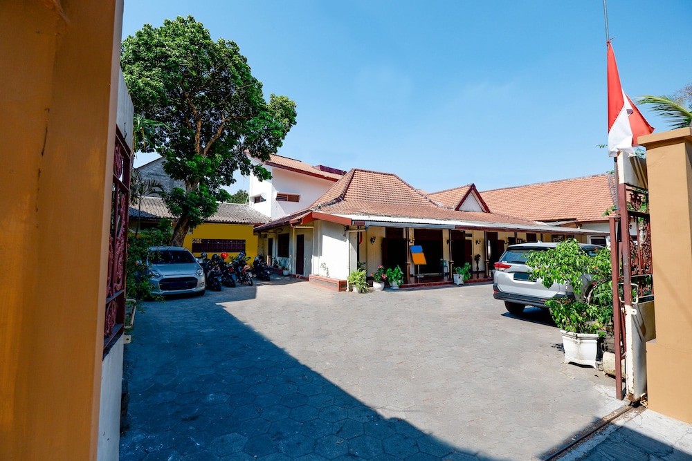 Super OYO Capital O 1644 Hotel Griya Kencana 55/59