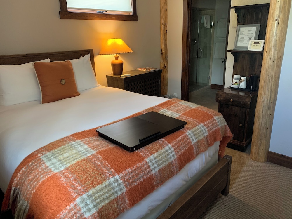 Bentwood Inn 10/68
