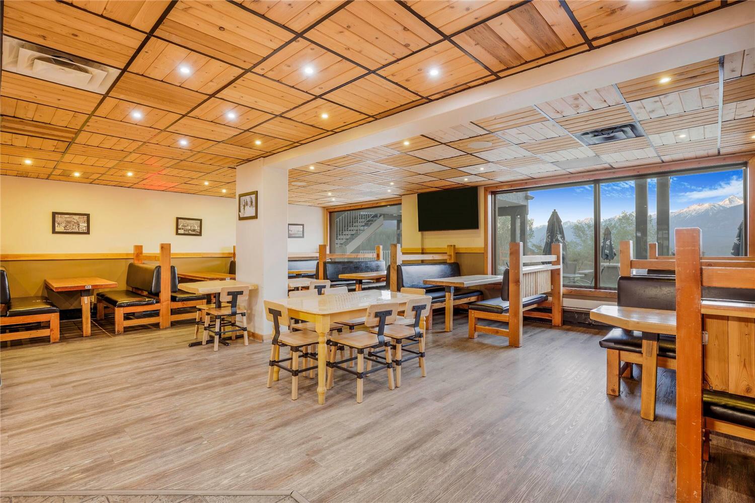 Days Inn By Wyndham Golden 28/41