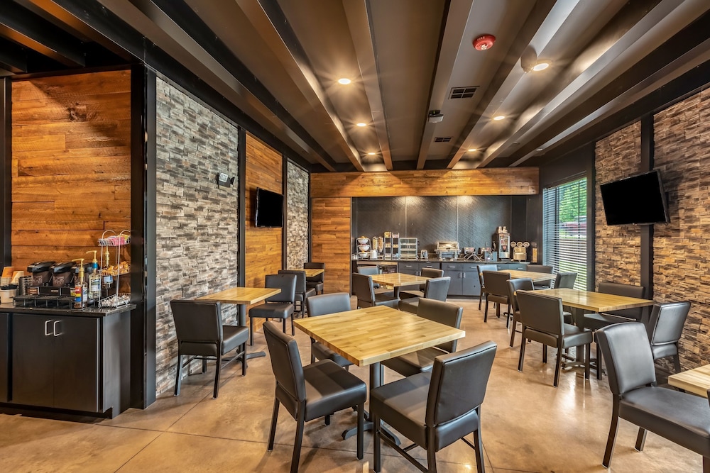 Cobblestone Inn & Suites - Fairfield Bay 41/42