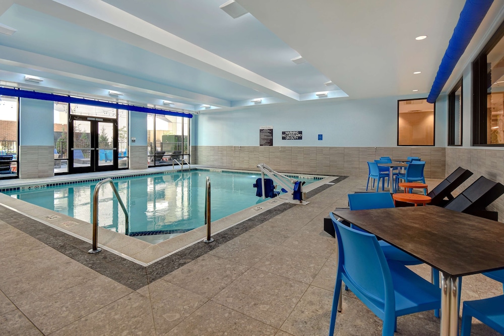 Hilton Garden Inn Kalamazoo Downtown 33/58