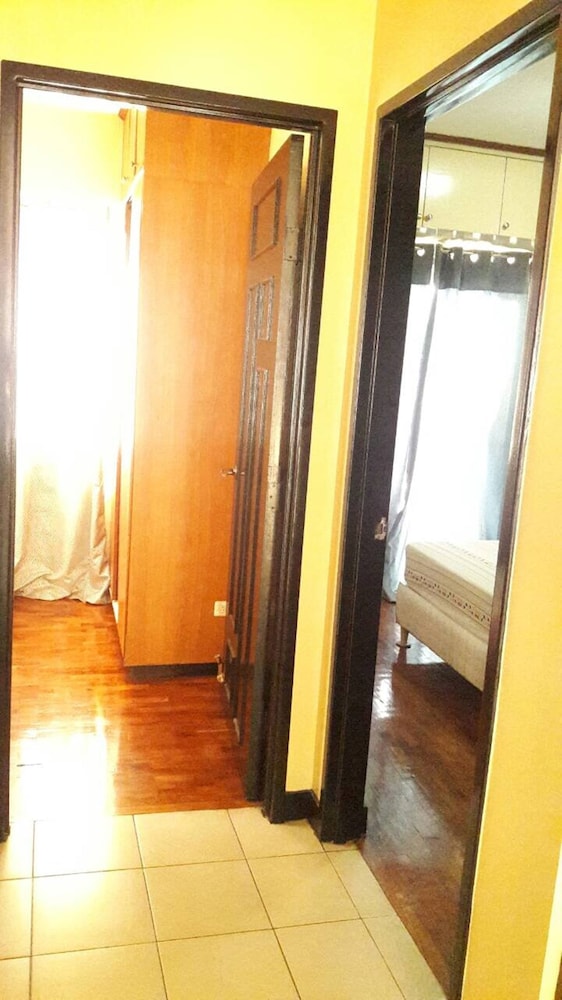 Migz N Tons Place At Cypress Towers 13/38