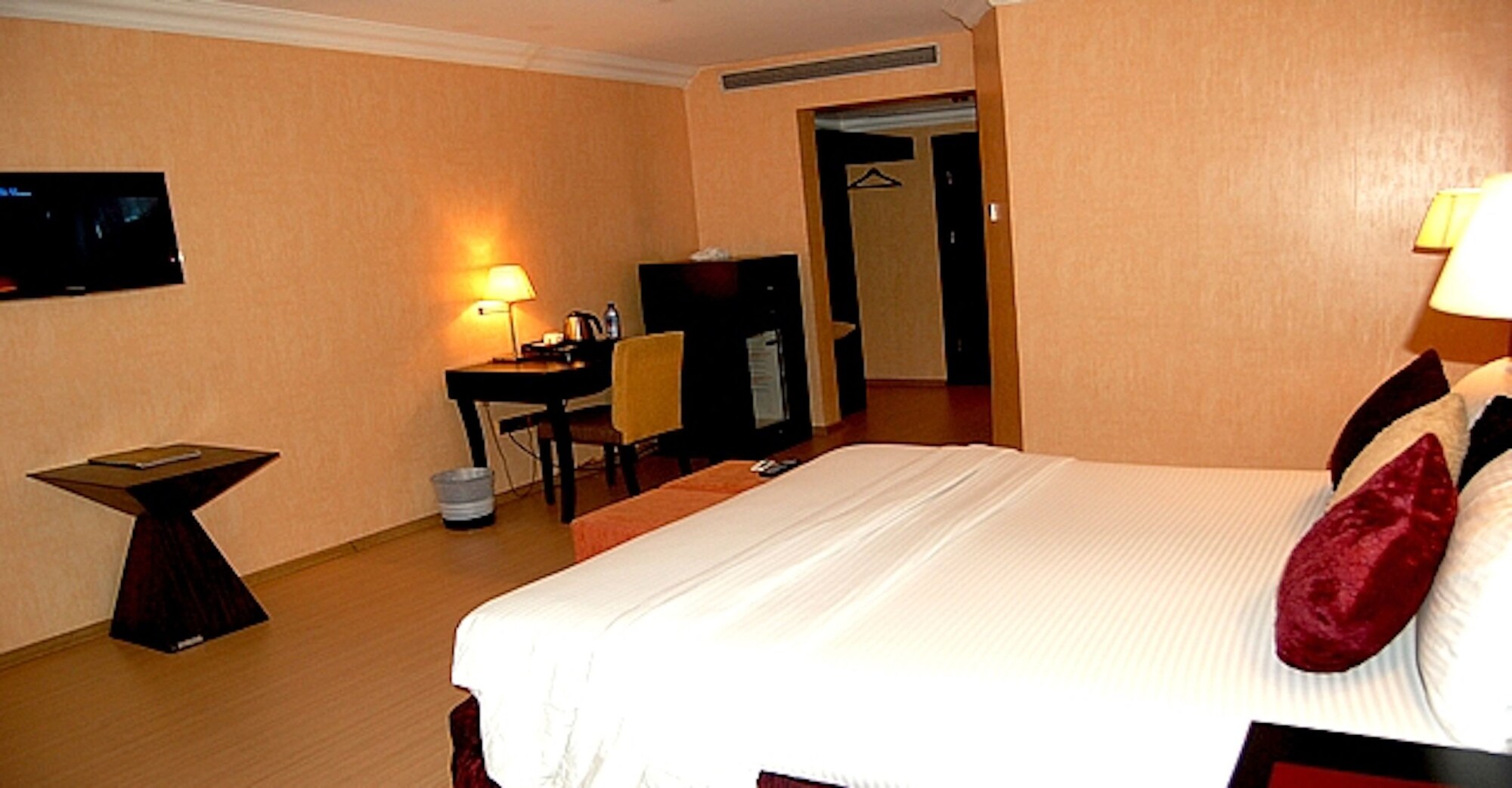 Platinum, Suite, King Bed