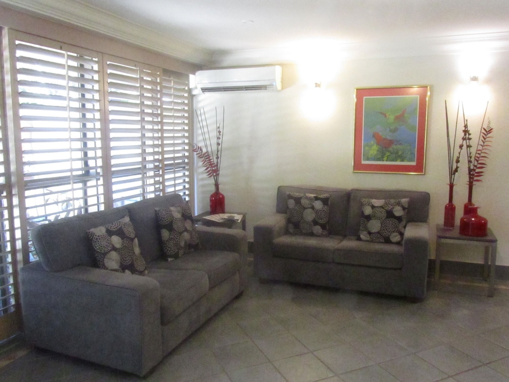 Norfolk Luxury Beachfront Apartments 53/74
