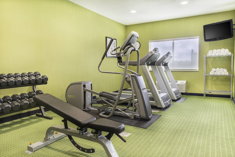 Fairfield Inn Suites Fargo 17/34