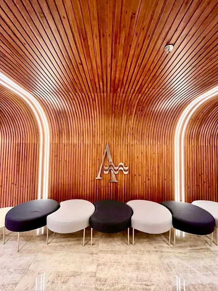 Astoria Palace 34/68