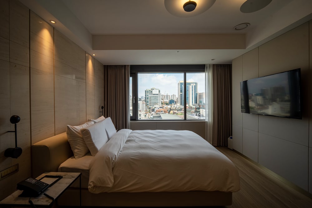 ELIENA Hotel 30/63