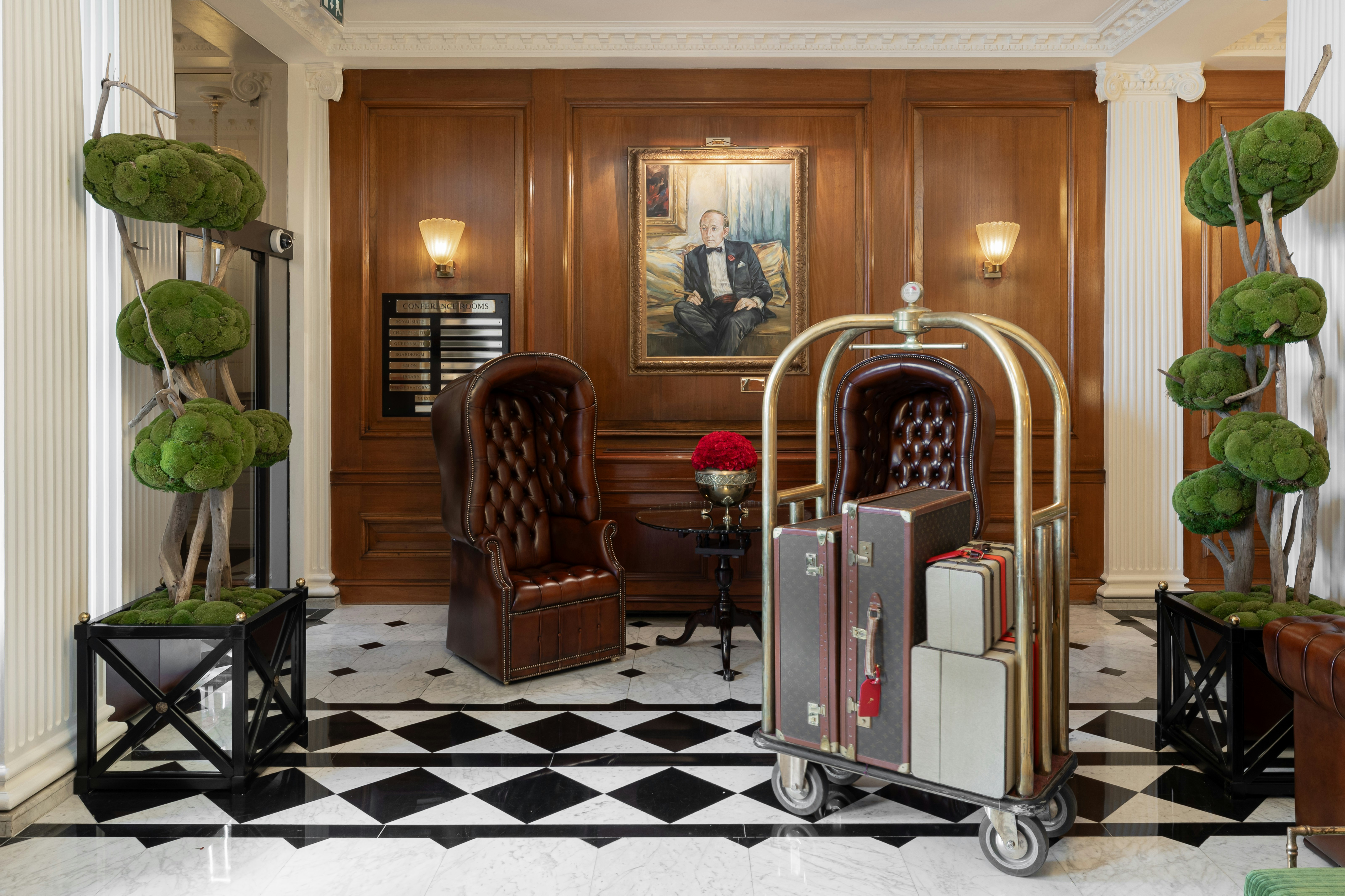 The Chesterfield Mayfair 40/84