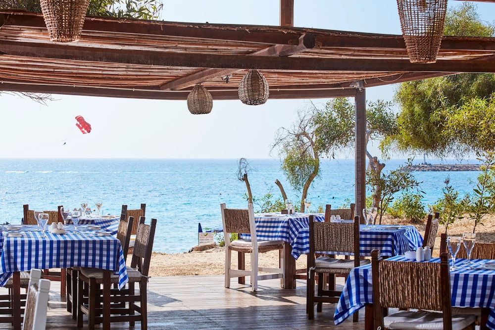Grecian Bay Hotel 58/75