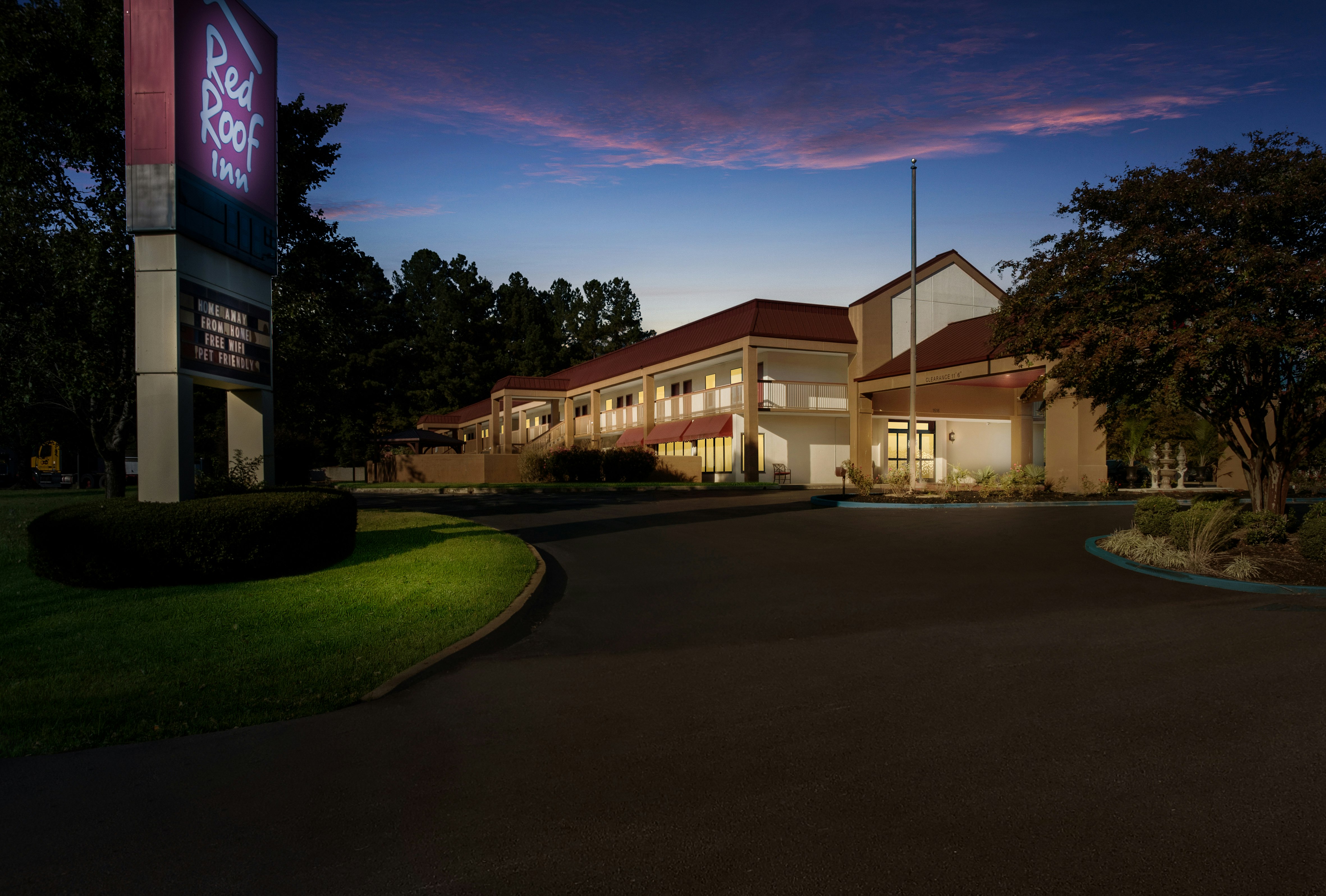 Red Roof Inn Tupelo 42/44