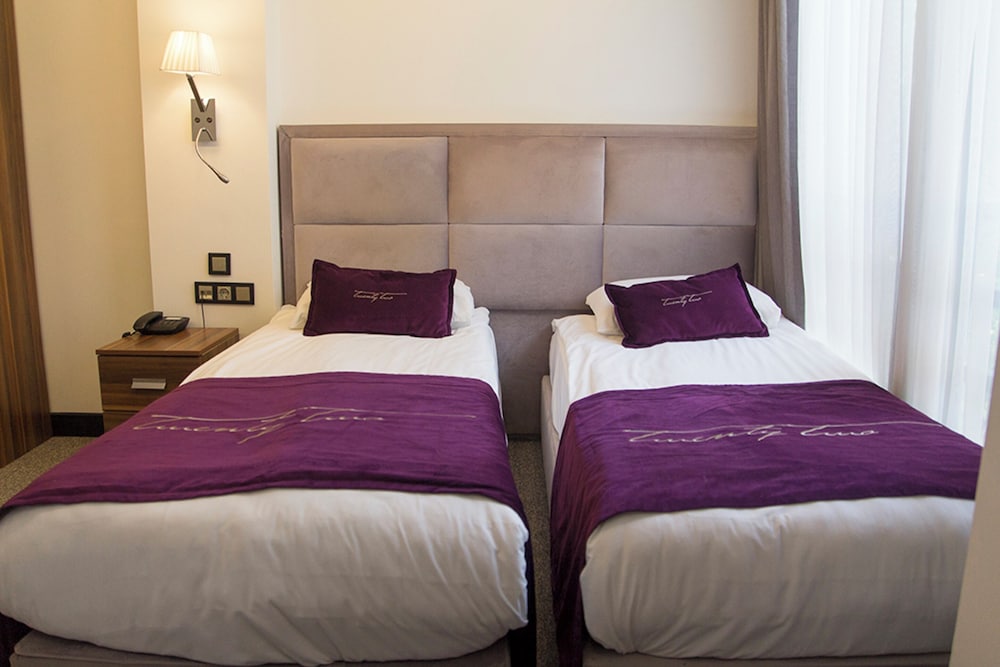 STANDARD, TWIN BEDS