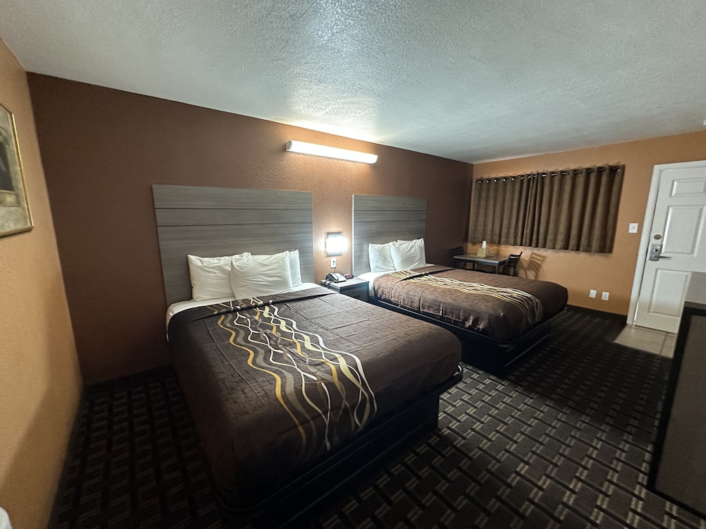 New Corral Motel 25/47