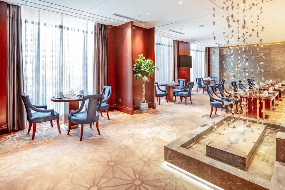 Holiday Inn Neijiang Riverside 60/81