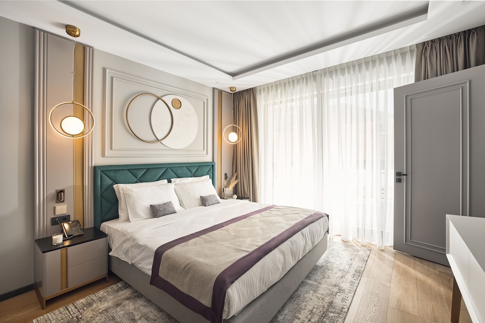 LA FLEUR BOUTIQUE HOTEL 4/21