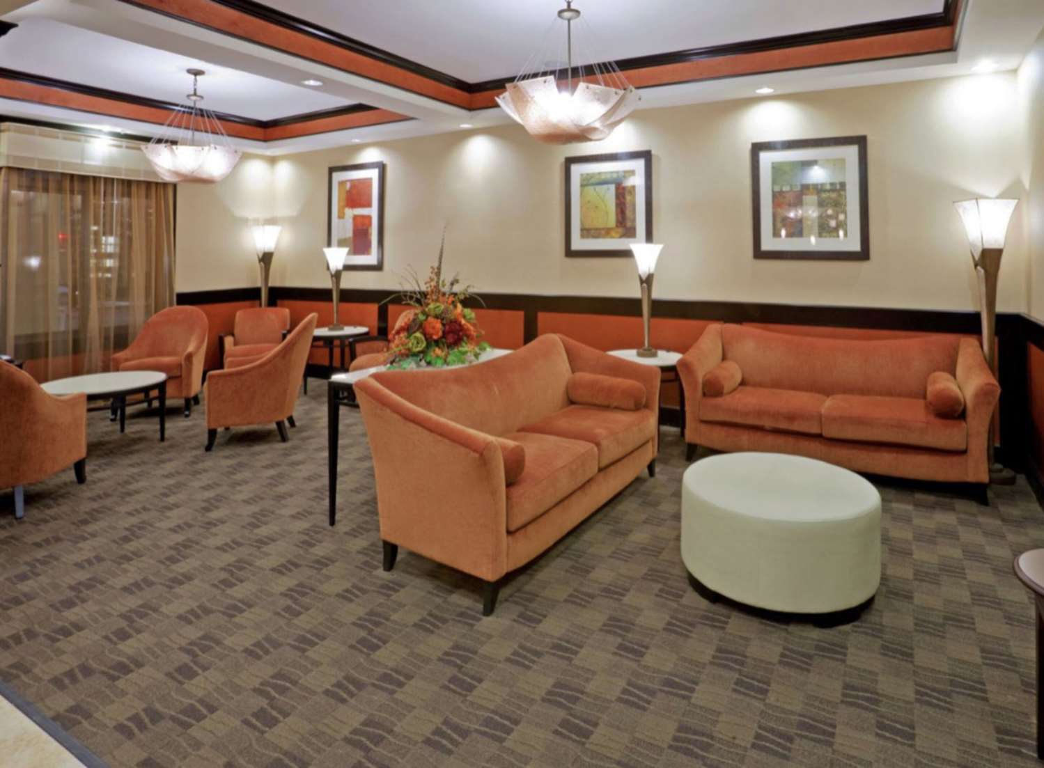 Comfort Inn & Suites Dallas Medical-Market Center 12/23