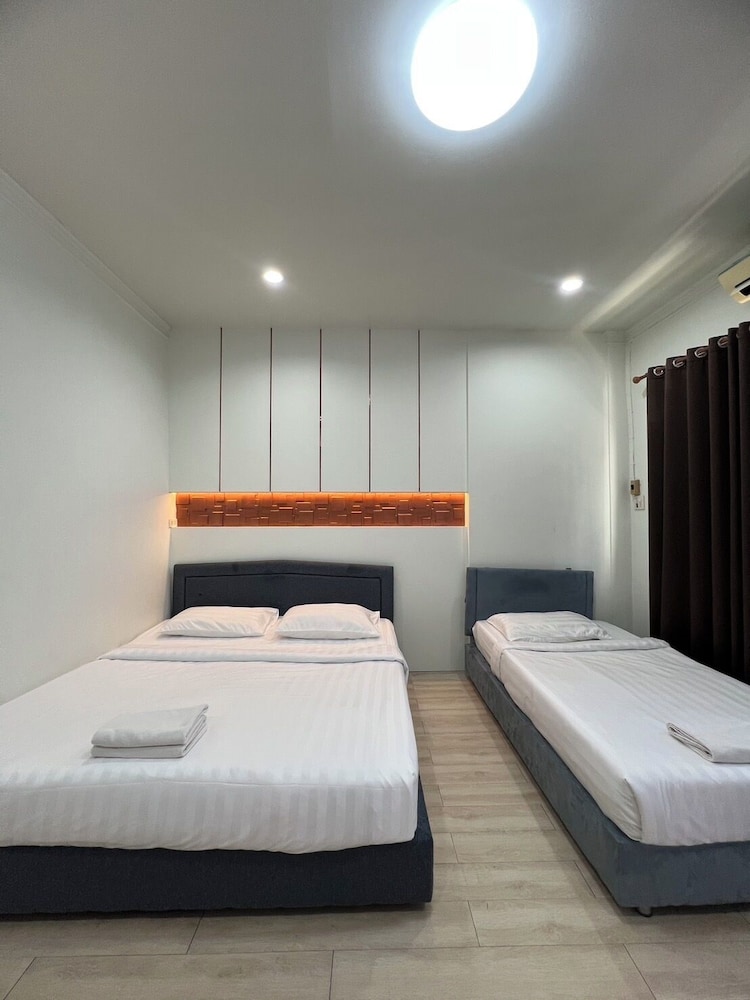 Sandee Room 20/50
