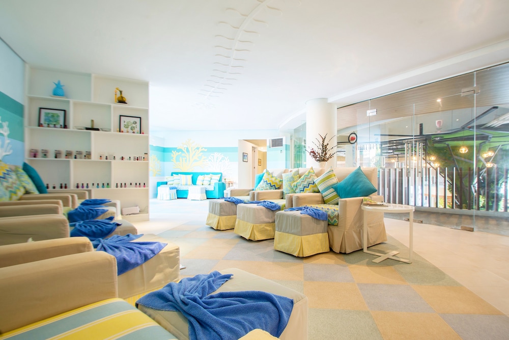 Hue Hotels Resorts Boracay 50/67