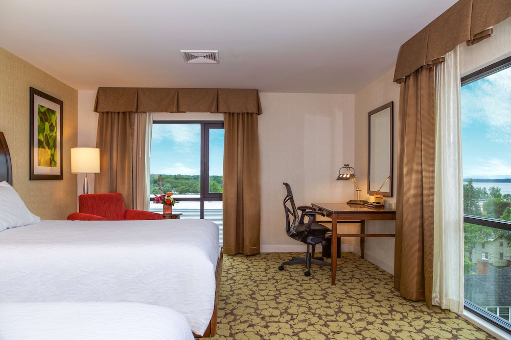 Hilton Garden Inn Burlington Downtown 20/73