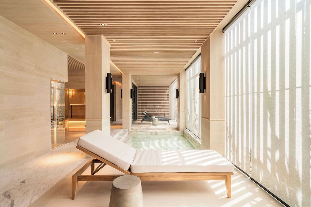 Andaz Pattaya Jomtien Beach 20/50