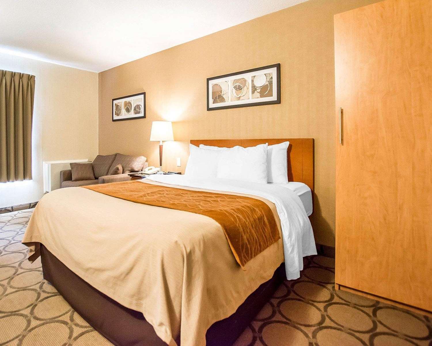 Upgrade, Queen Bed