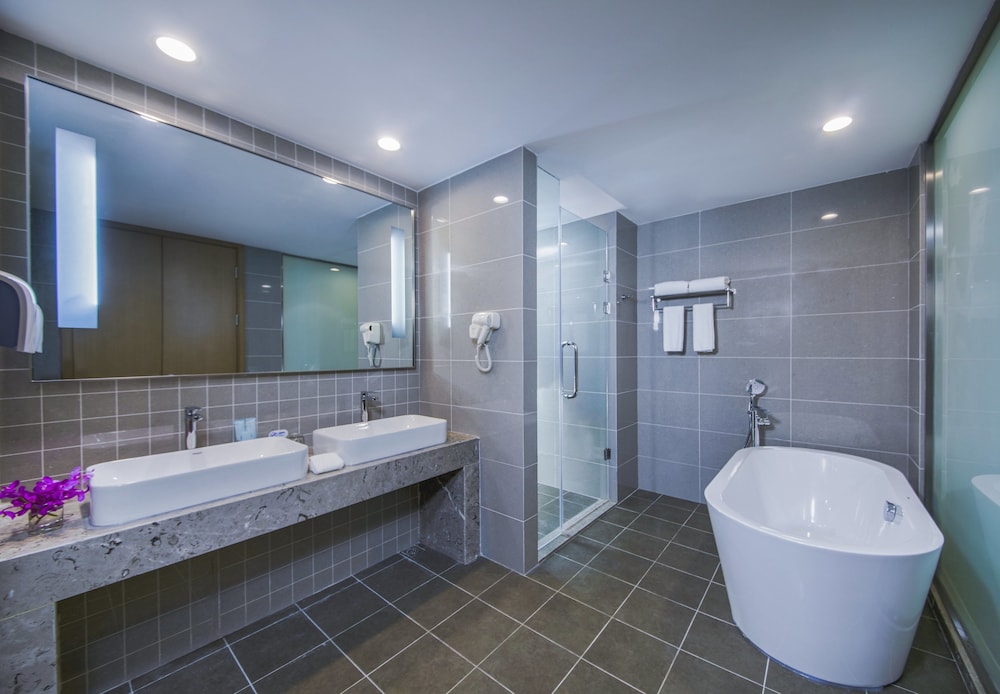 HOLIDAY INN EXPRESS GUIAN YUNGU 18/48