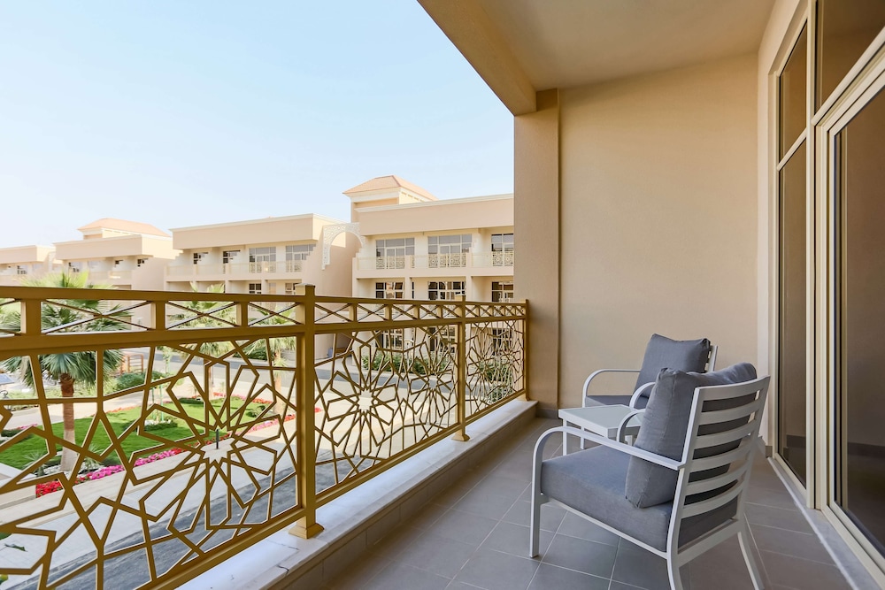 فندق راديسون مطار الرياض(Radisson Riyadh Airport) 8/64