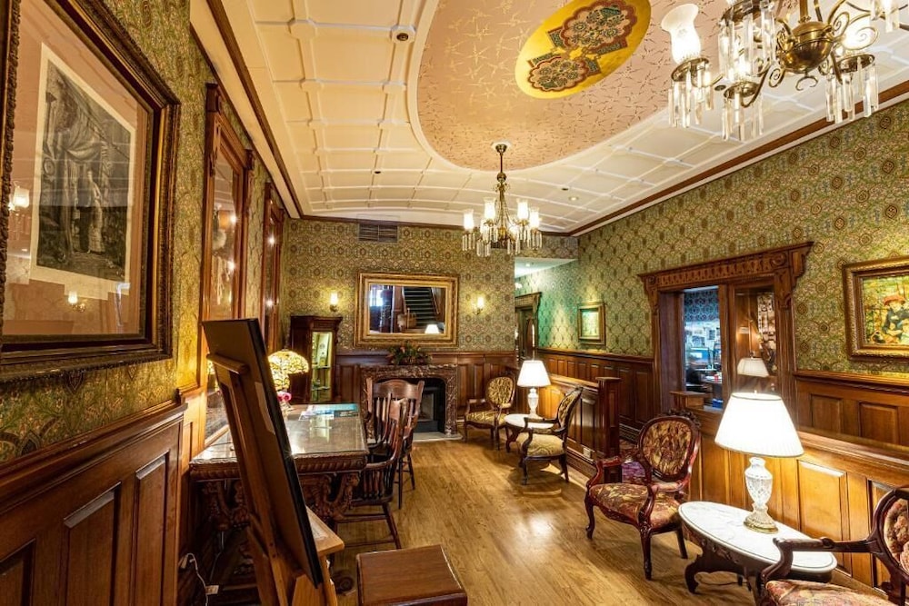 HISTORIC STRATER HOTEL 56/68