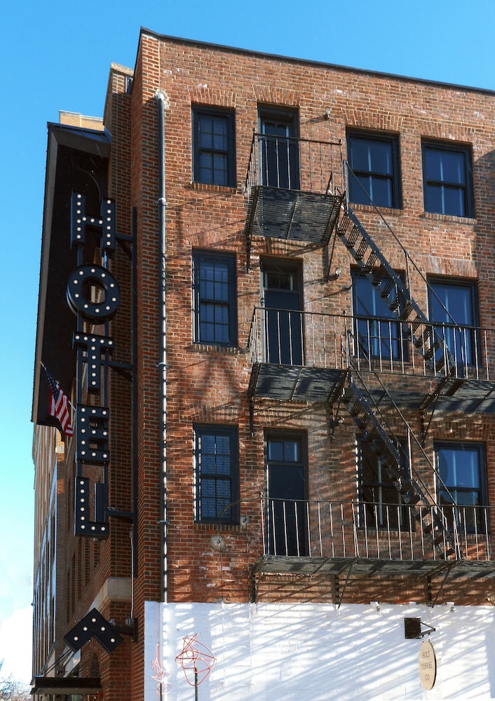 Neptune, an Ash Hotel 2/48