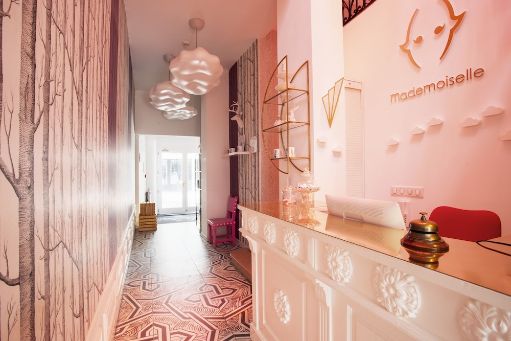 Hotel Mademoiselle 2/50