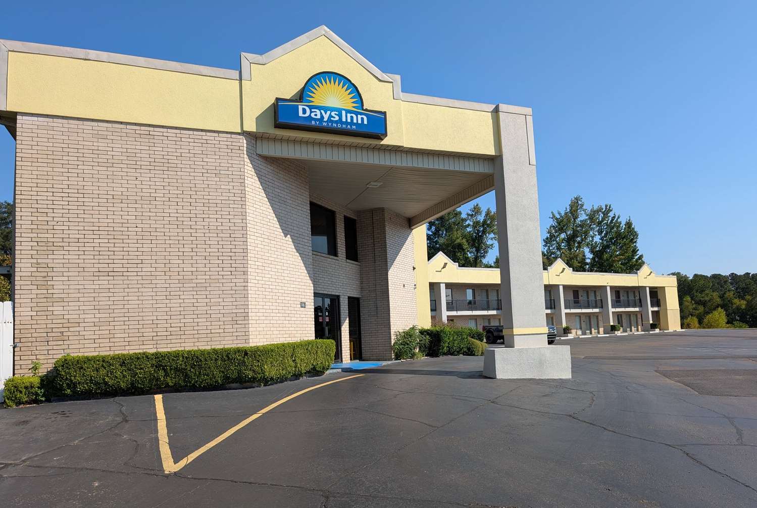 Days Inn by Wyndham Arcadia Louisiana 4/10