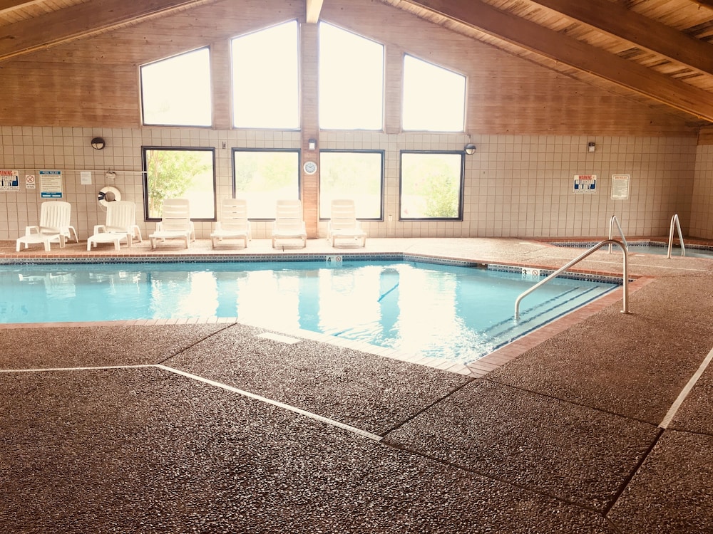 Regency Inn And Suites 26/51