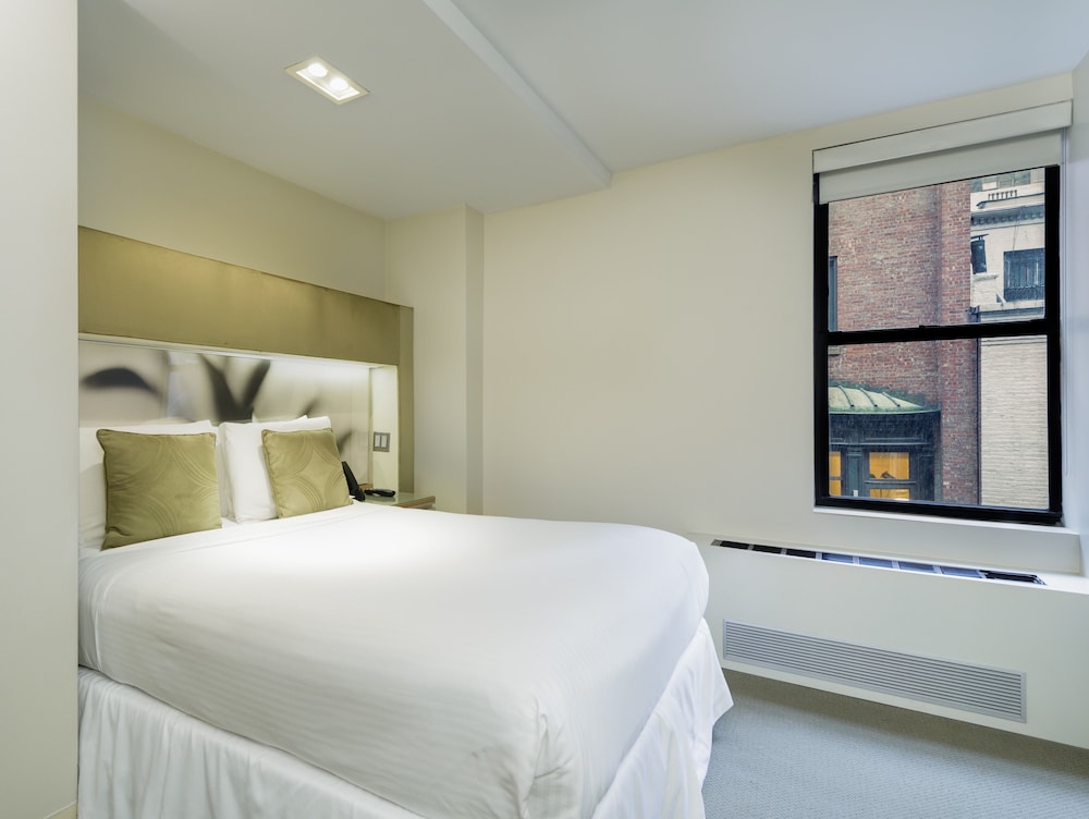 The Shoreham Hotel 6/25