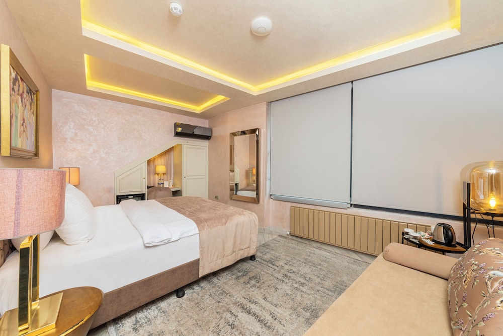 Ayramin Deluxe Hotel 35/78
