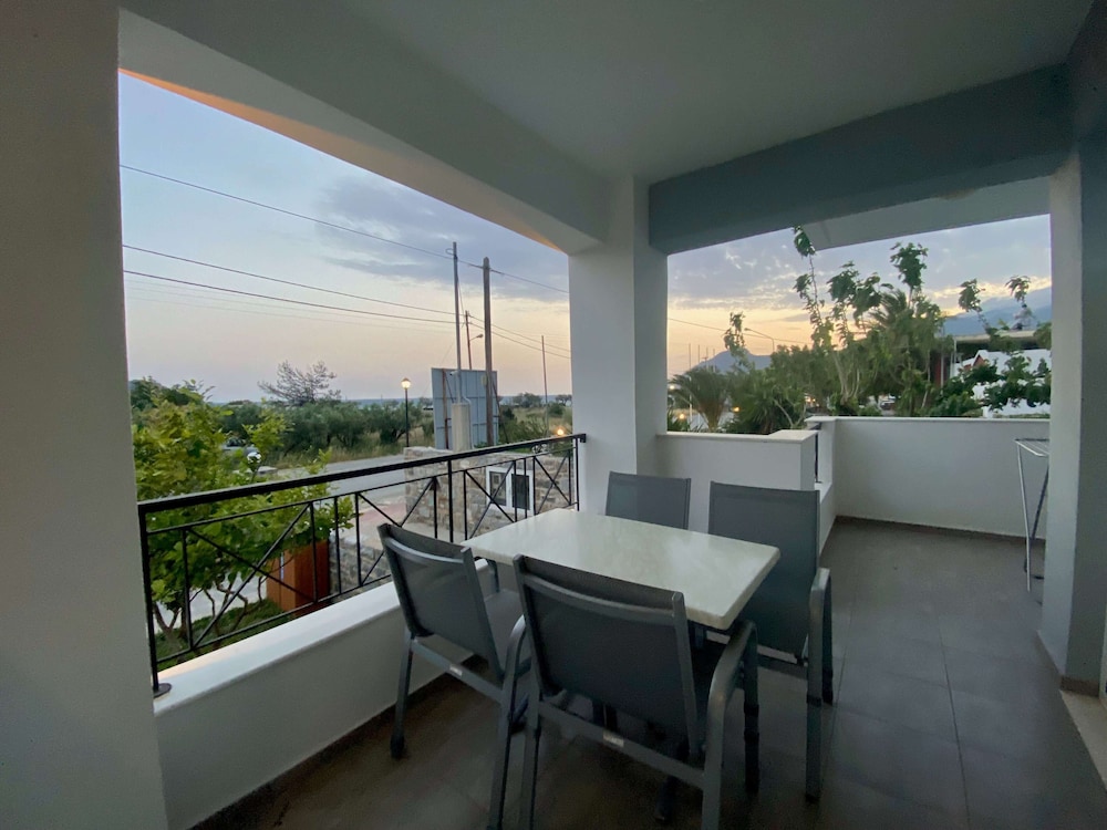 Manolis Apartments 44/72