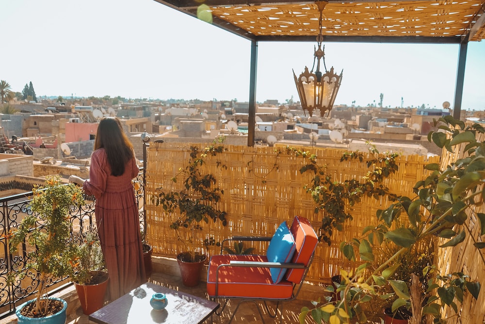 Riad Houdou 43/77